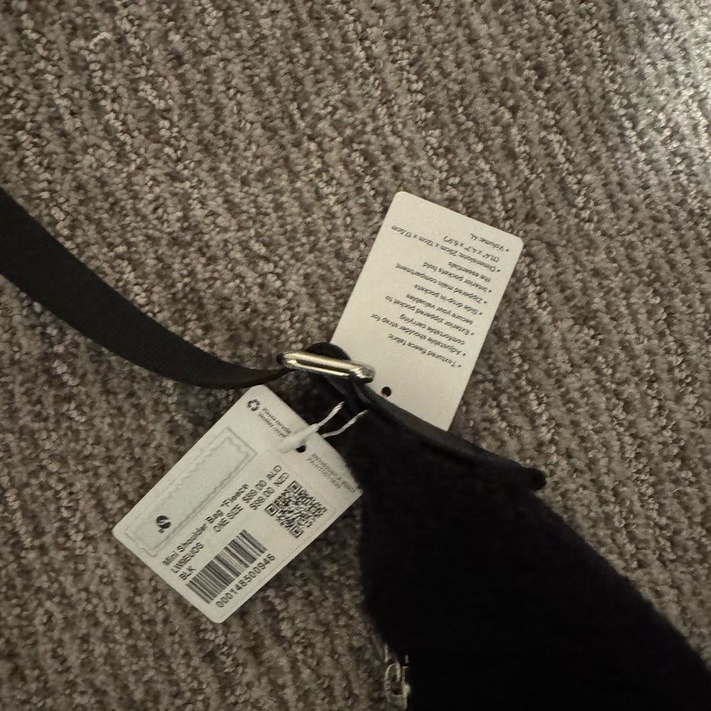 NWT Lululemon Shoulder Bag 4L Fleece - Picture 2 of 2